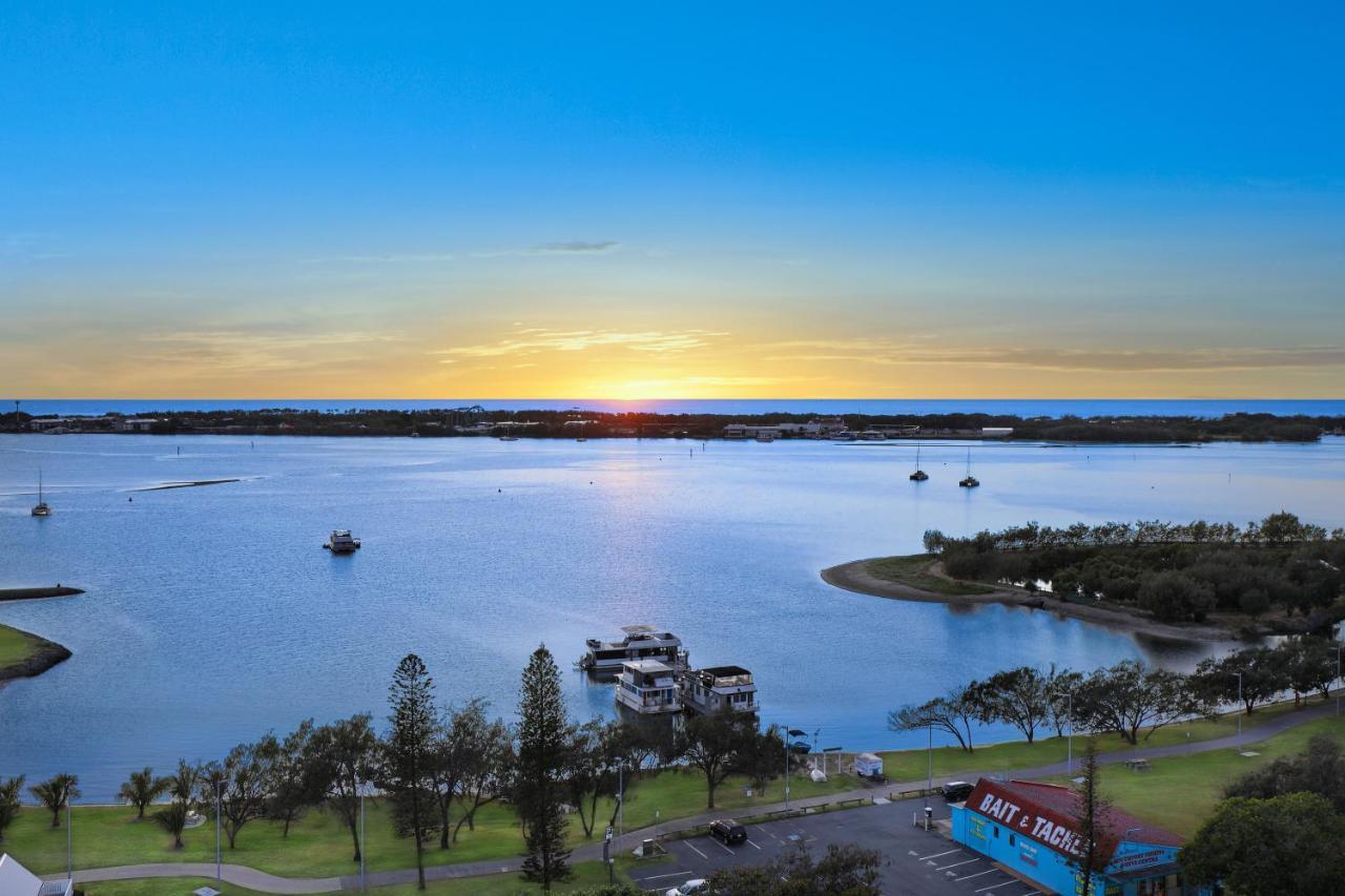 Hotel Palmerston Tower On Southport Broadwater Gold Coast Exterior foto