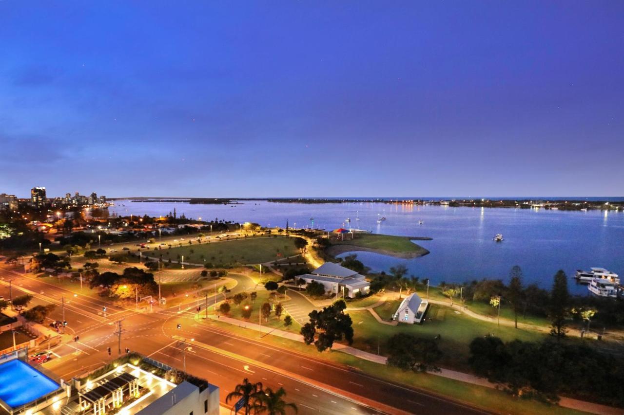 Hotel Palmerston Tower On Southport Broadwater Gold Coast Exterior foto